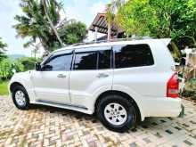 https://riyasewana.com/uploads/mitsubishi-montero-v6-15222953606.jpg