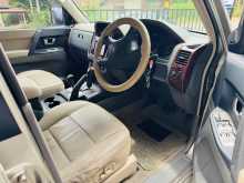 https://riyasewana.com/uploads/mitsubishi-montero-v6-1711591122453.jpg