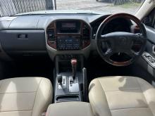 https://riyasewana.com/uploads/mitsubishi-montero-v6-177371017195.jpg