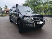https://riyasewana.com/uploads/mitsubishi-montero-v6-181718114263.jpg