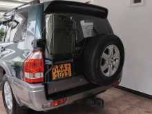 https://riyasewana.com/uploads/mitsubishi-montero-v6-191912144143.jpg