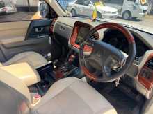 https://riyasewana.com/uploads/mitsubishi-montero-v6-2003-113055412494.jpg