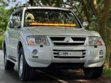 https://riyasewana.com/uploads/mitsubishi-montero-v6-2003-188363812912.jpg