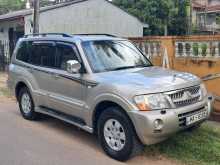 Mitsubishi MONTERO V6 2003 SUV