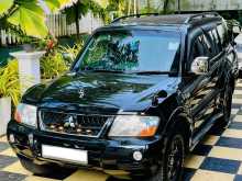 https://riyasewana.com/uploads/mitsubishi-montero-v6-2003-48255412722.jpg