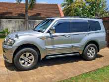 https://riyasewana.com/uploads/mitsubishi-montero-v6-2004-1417473212382.jpg