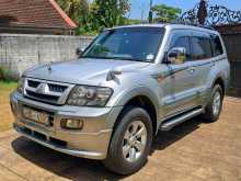 Mitsubishi MONTERO V6 2004 SUV