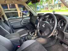 https://riyasewana.com/uploads/mitsubishi-montero-v6-2007-2523400412713.jpg