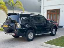 https://riyasewana.com/uploads/mitsubishi-montero-v6-2012-2021262712274.jpg