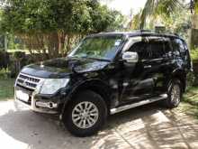 https://riyasewana.com/uploads/mitsubishi-montero-v6-2012-317221612262.jpg