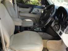 https://riyasewana.com/uploads/mitsubishi-montero-v6-2012-317221612403.jpg