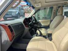 https://riyasewana.com/uploads/mitsubishi-montero-v6-2217553433.jpg