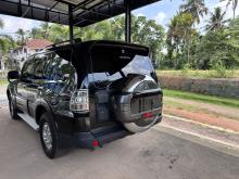 https://riyasewana.com/uploads/mitsubishi-montero-v6-2523430017906.jpg
