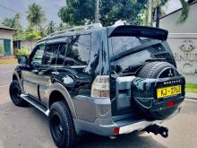 https://riyasewana.com/uploads/mitsubishi-montero-v6-28471024773.jpg