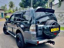 https://riyasewana.com/uploads/mitsubishi-montero-v6-311010022673.jpg