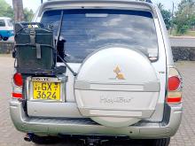 https://riyasewana.com/uploads/mitsubishi-montero-v6-517250817636.jpg