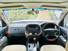 https://riyasewana.com/uploads/mitsubishi-montero-v6-710112722852.jpg