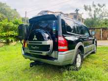 https://riyasewana.com/uploads/mitsubishi-montero-v73-121105344053.jpg