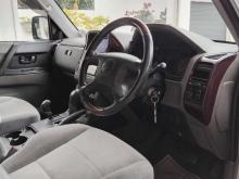 https://riyasewana.com/uploads/mitsubishi-montero-v75-182100236804.jpg