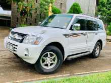 https://riyasewana.com/uploads/mitsubishi-montero-v75-2005-2812042512022.jpg