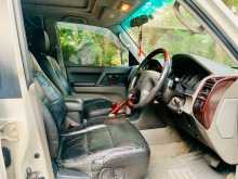 https://riyasewana.com/uploads/mitsubishi-montero-v75-2005-411222312654.jpg