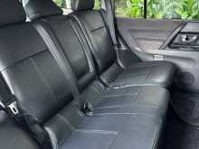 https://riyasewana.com/uploads/mitsubishi-montero-v76-2006-113181112963.jpg