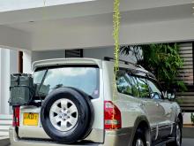 https://riyasewana.com/uploads/mitsubishi-montero-v76w-1519184017016.jpg