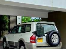 https://riyasewana.com/uploads/mitsubishi-montero-v76w-2007-1518461612212.jpg