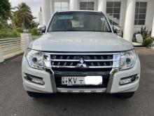 https://riyasewana.com/uploads/mitsubishi-montero-v93-1914471517066.jpg