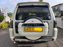 https://riyasewana.com/uploads/mitsubishi-montero-v93-2013-1914463312113.jpg