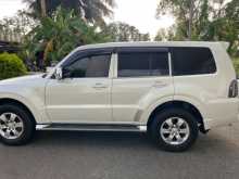 https://riyasewana.com/uploads/mitsubishi-montero-v93-2013-1914463312604.jpg