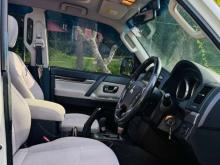 https://riyasewana.com/uploads/mitsubishi-montero-v93-26859316674.jpg