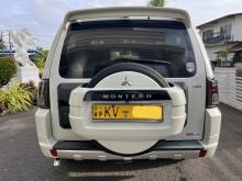 https://riyasewana.com/uploads/mitsubishi-montero-v93-2910430817216.jpg