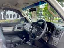 https://riyasewana.com/uploads/mitsubishi-montero-v96-25150601533.jpg