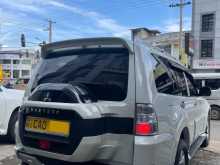 https://riyasewana.com/uploads/mitsubishi-montero-v96-25150601652.jpg