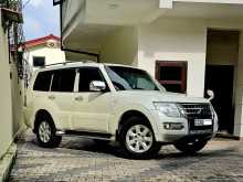 https://riyasewana.com/uploads/mitsubishi-montero-v98-181306384293.jpg