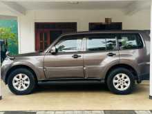 https://riyasewana.com/uploads/mitsubishi-montero-v98-2013-164271812362.jpg