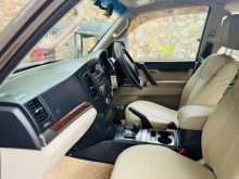 https://riyasewana.com/uploads/mitsubishi-montero-v98-2013-164271812604.jpg