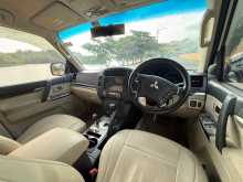 https://riyasewana.com/uploads/mitsubishi-montero-v98-2013-2522460112064.jpg