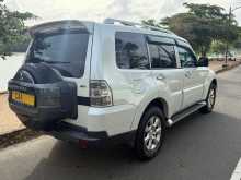 https://riyasewana.com/uploads/mitsubishi-montero-v98-2013-2522460112693.jpg