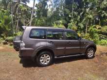 https://riyasewana.com/uploads/mitsubishi-montero-v98-2013-316075512533.jpg