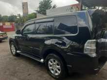 https://riyasewana.com/uploads/mitsubishi-montero-v98-2013-411161312763.jpg