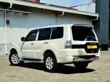 https://riyasewana.com/uploads/mitsubishi-montero-v98-41703436945.jpg