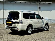 https://riyasewana.com/uploads/mitsubishi-montero-v98-5426106806.jpg