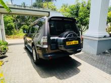 https://riyasewana.com/uploads/mitsubishi-montero-v98-620210017866.jpg