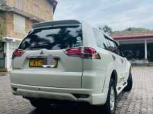 https://riyasewana.com/uploads/mitsubishi-monterosport-171116284032.jpg