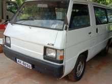 Mitsubishi L300 1987 Van