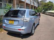 https://riyasewana.com/uploads/mitsubishi-out-lander-16802044352.jpg