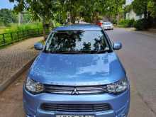 Mitsubishi Outlander 2013 SUV