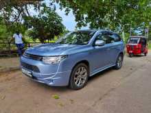 https://riyasewana.com/uploads/mitsubishi-out-lander-2013-923465712454.jpg